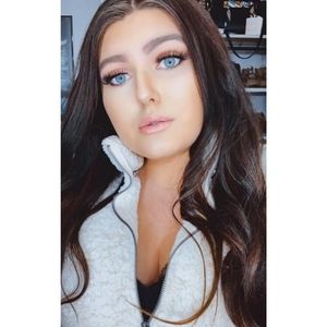 Meet your Posher, Jade